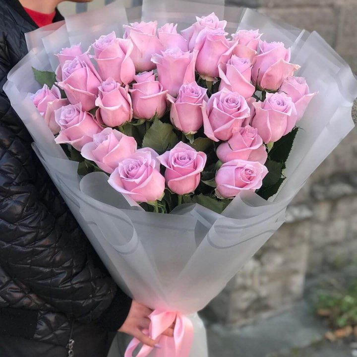 25 высоких розовых роз в Абу-Даби