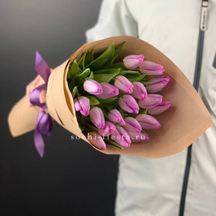 19 розовых  тюльпанов в Абу-Даби